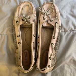 Women’s 8.5 pale pink Sperry Topsiders.